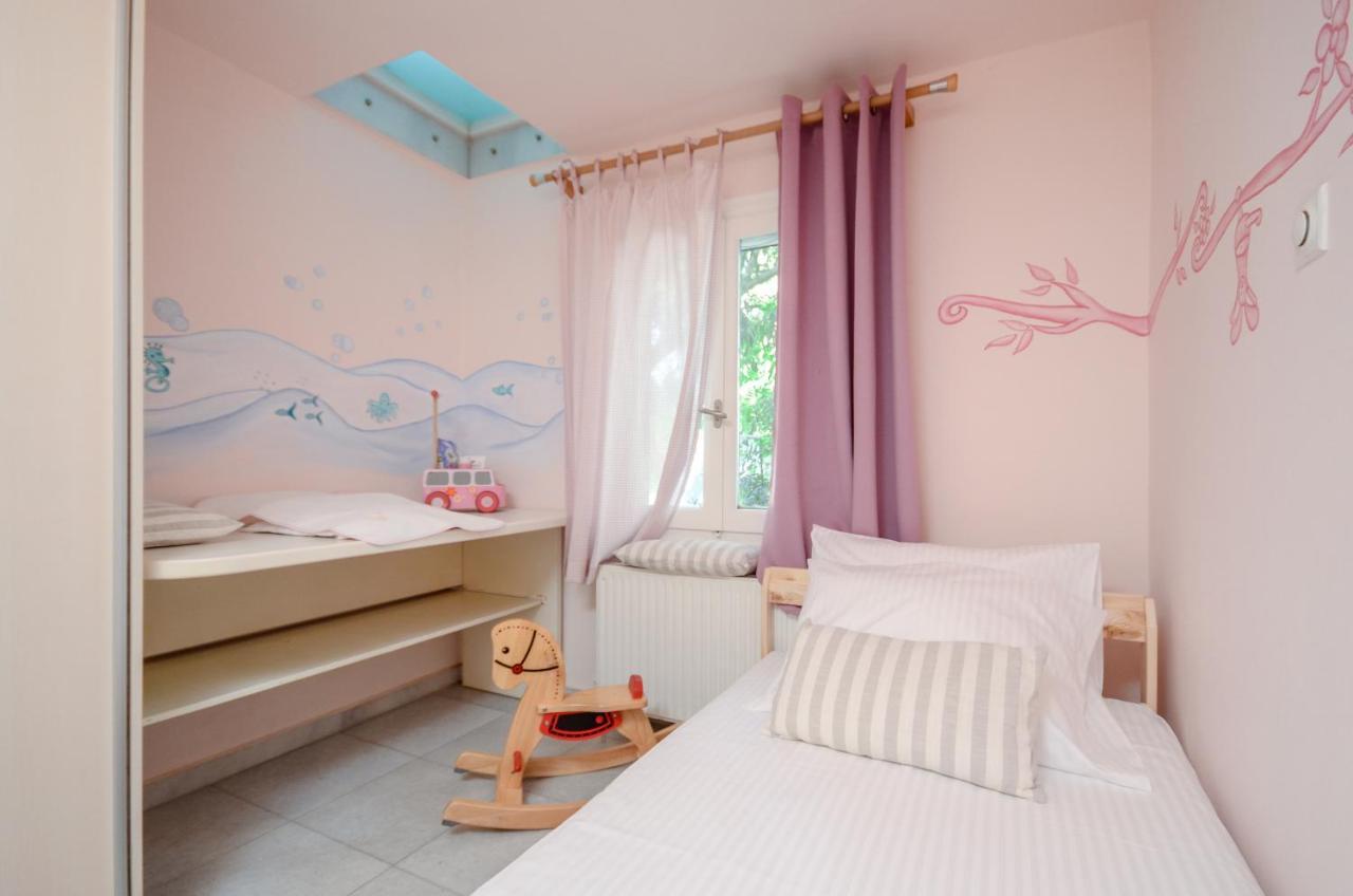 Katerinas Villa Agia Anna  Bilik gambar